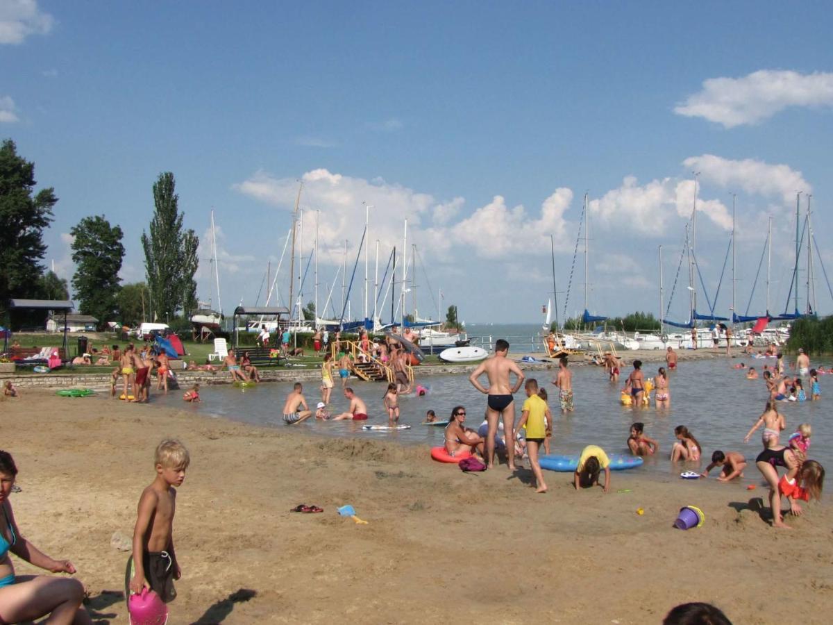 Holiday Home Balatontourist Fuered-1 By Interhome 블로톤퓌레드 외부 사진